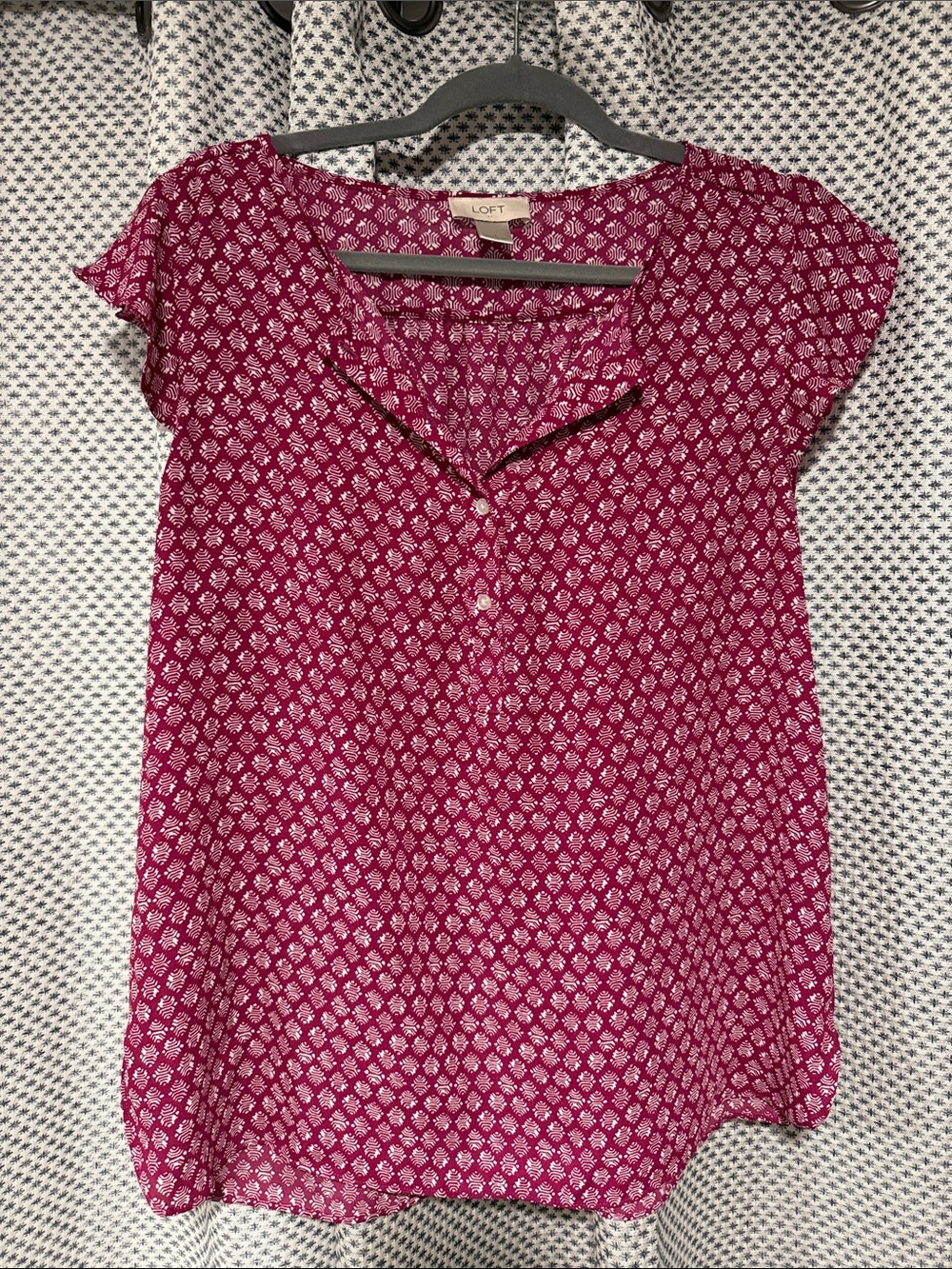 LOFT Fuchsia Pink Geometric Cap Sleeve Top
